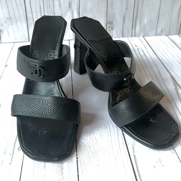 Authentic Chanel Slides- size 38.5- true to size- SUPER comfy - Picture 5 of 9